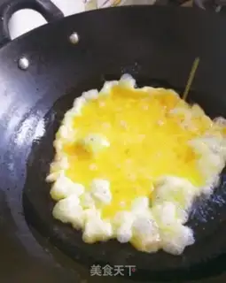 Make Garlic fried eggs step 5