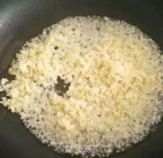 Make Garlic fan sap step 4