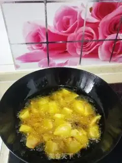 Make Garlic-coloured potatoes step 4