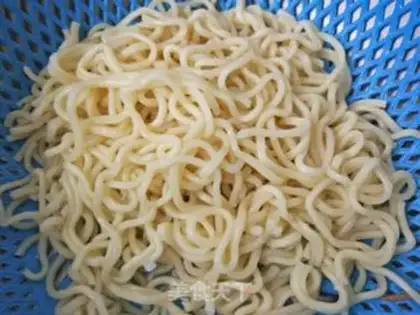 Make Italian bacon noodles step 4