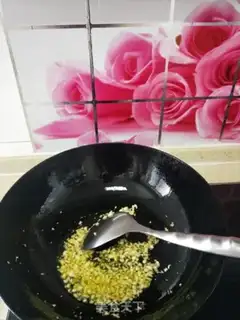 Make Garlic-coloured potatoes step 7
