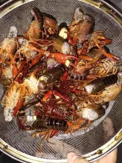 Make Spicy lobster step 1