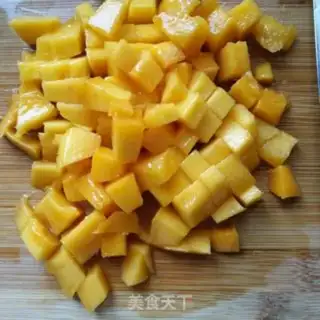 Make Yogurt mango juice step 1