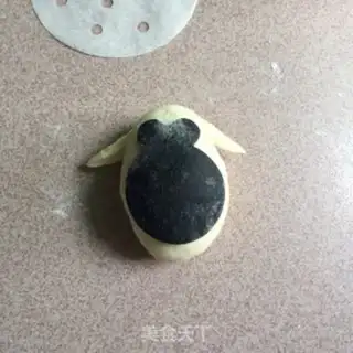 Make Penguin meat bun step 16