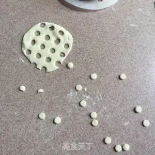 Make Penguin meat bun step 17
