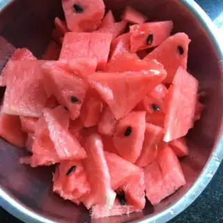Make Now press watermelon juice step 1