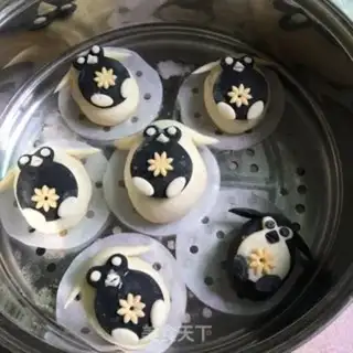 Make Penguin meat bun step 22