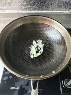 Make Pepper fried eggs step 3