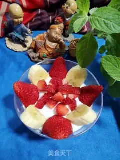 Make Strawberry banana yogurt step 5