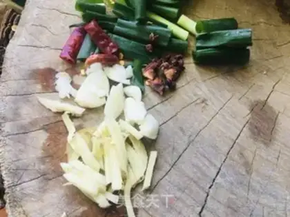 Make The cooker tore the lotus step 0