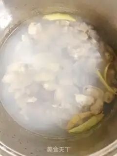 Make Flowers and melon soup step 4