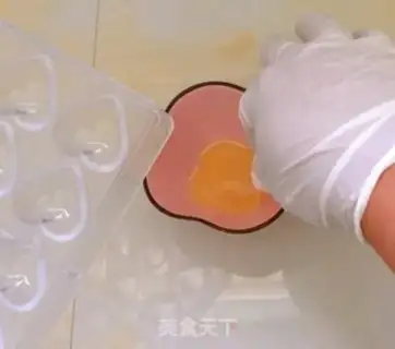 Make Handmade love chocolate step 2