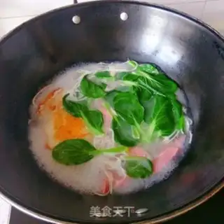 Make A green ham noodles step 4