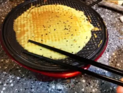 Make Delicious egg rolls step 1
