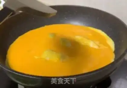 Make Pretzel fried eggs step 4