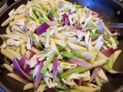 Make Chicken and white pasta step 9