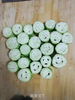 Make Garlic fan silk melon step 1