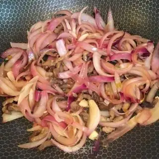 Make Onion fried meat step 3