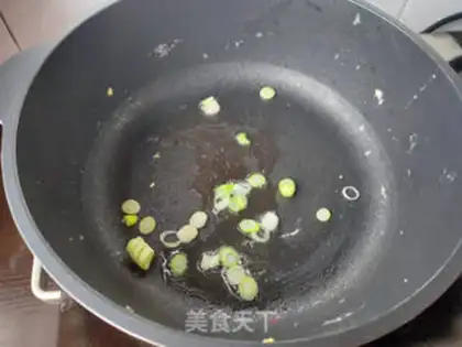 Make cucumber fried eggs step 4