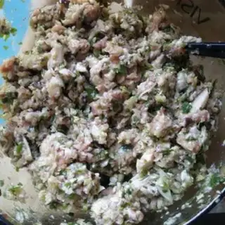 Make Beacon mushroom pork dumplings step 3