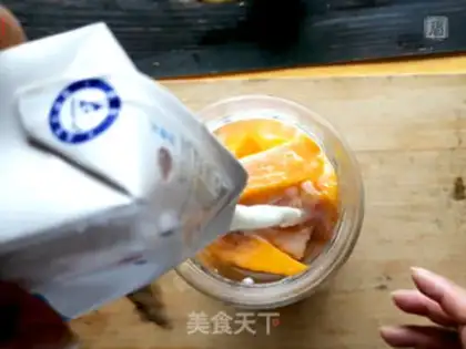Make Mango toast with mango shakes step 8