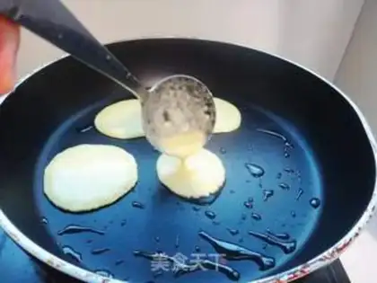 Make Eggs and rice cakes step 7