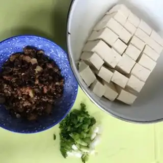 Make Tofu with mushroom sauce step 0