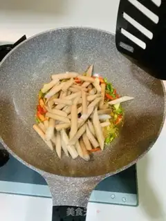 Make Three pepper belts step 2