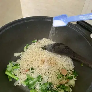 Make Fried noodles step 4