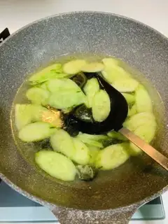 Make cucumber omelet soup step 4