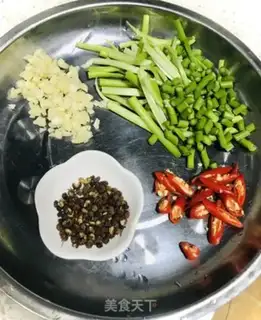 Make Spicy manicure step 4