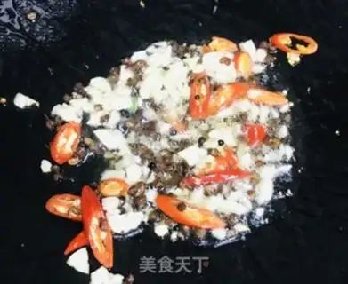 Make Spicy manicure step 5