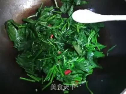 Make Garlic potato leaves step 4