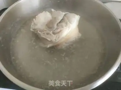 Make I used to cook elbows step 1