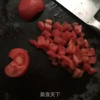 Make Black pepper chicken leg and tomato noodles step 1