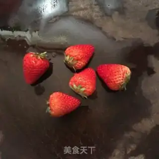 Make Strawberry chocolate sour milk cup step 1
