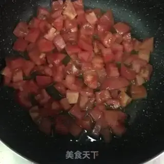 Make Black pepper chicken leg and tomato noodles step 2