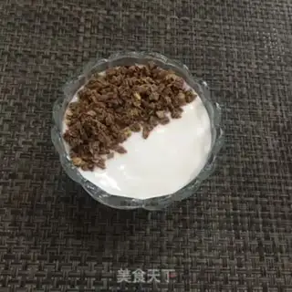 Make Strawberry chocolate sour milk cup step 4
