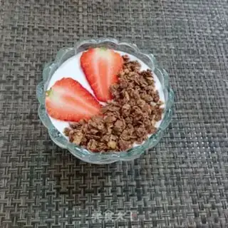Make Strawberry chocolate sour milk cup step 5