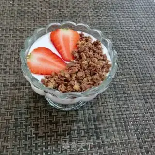 Make Strawberry chocolate sour milk cup step 6