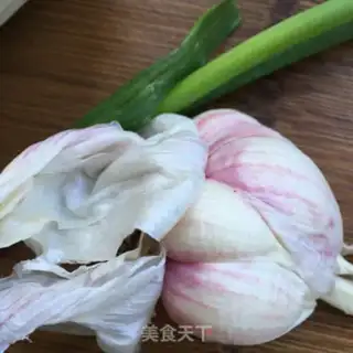 Make Garlic dolls step 1
