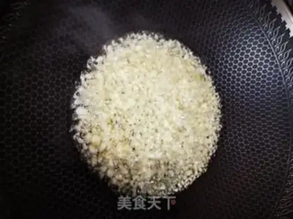 Make Garlic fan sap step 1