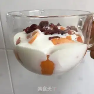 Make Fruit yogurt cup step 1