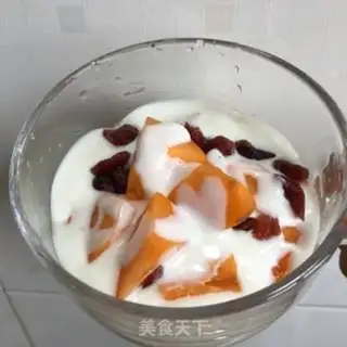 Make Fruit yogurt cup step 2
