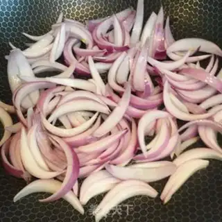 Make Onion fried eggs step 3