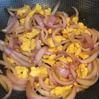 Make Onion fried eggs step 6