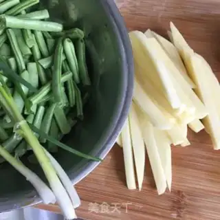 Make Four seasons of potatoes step 0