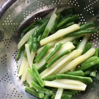 Make Four seasons of potatoes step 2
