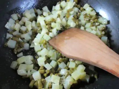 Make Potato with sour beans step 4