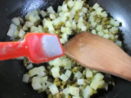 Make Potato with sour beans step 5